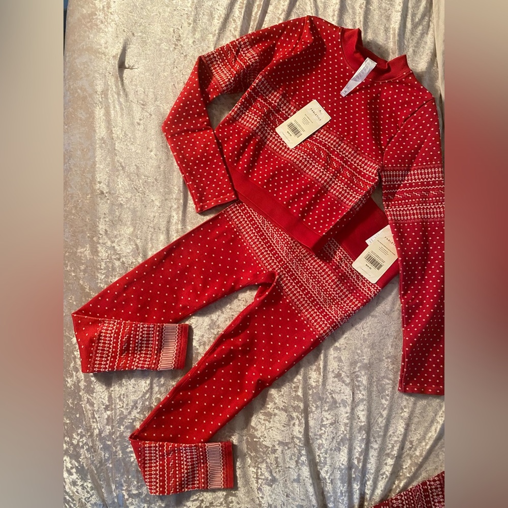 Fabletics Holly Set - NWT - Sold out!